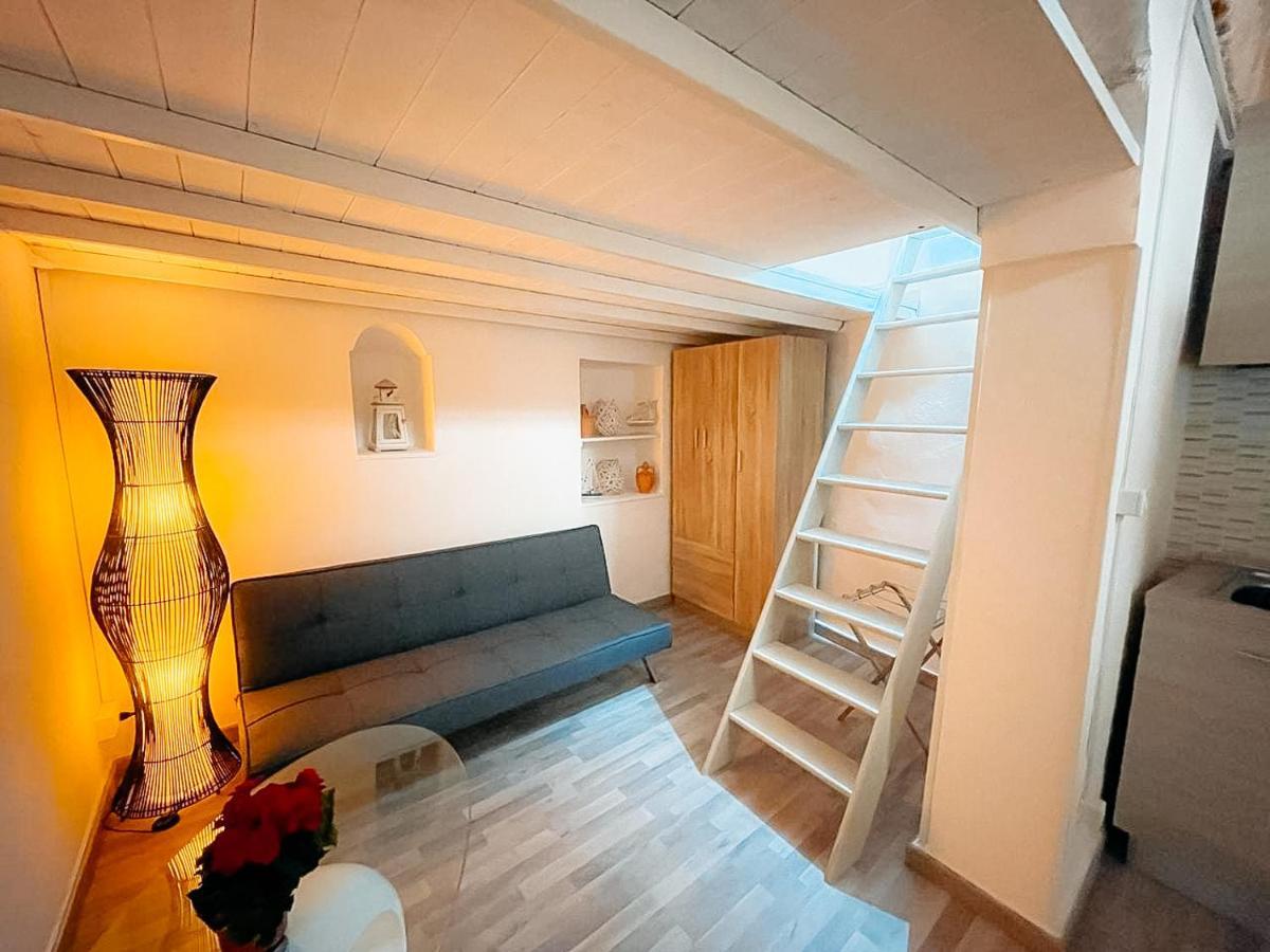 La Petit Maison Остуни Экстерьер фото